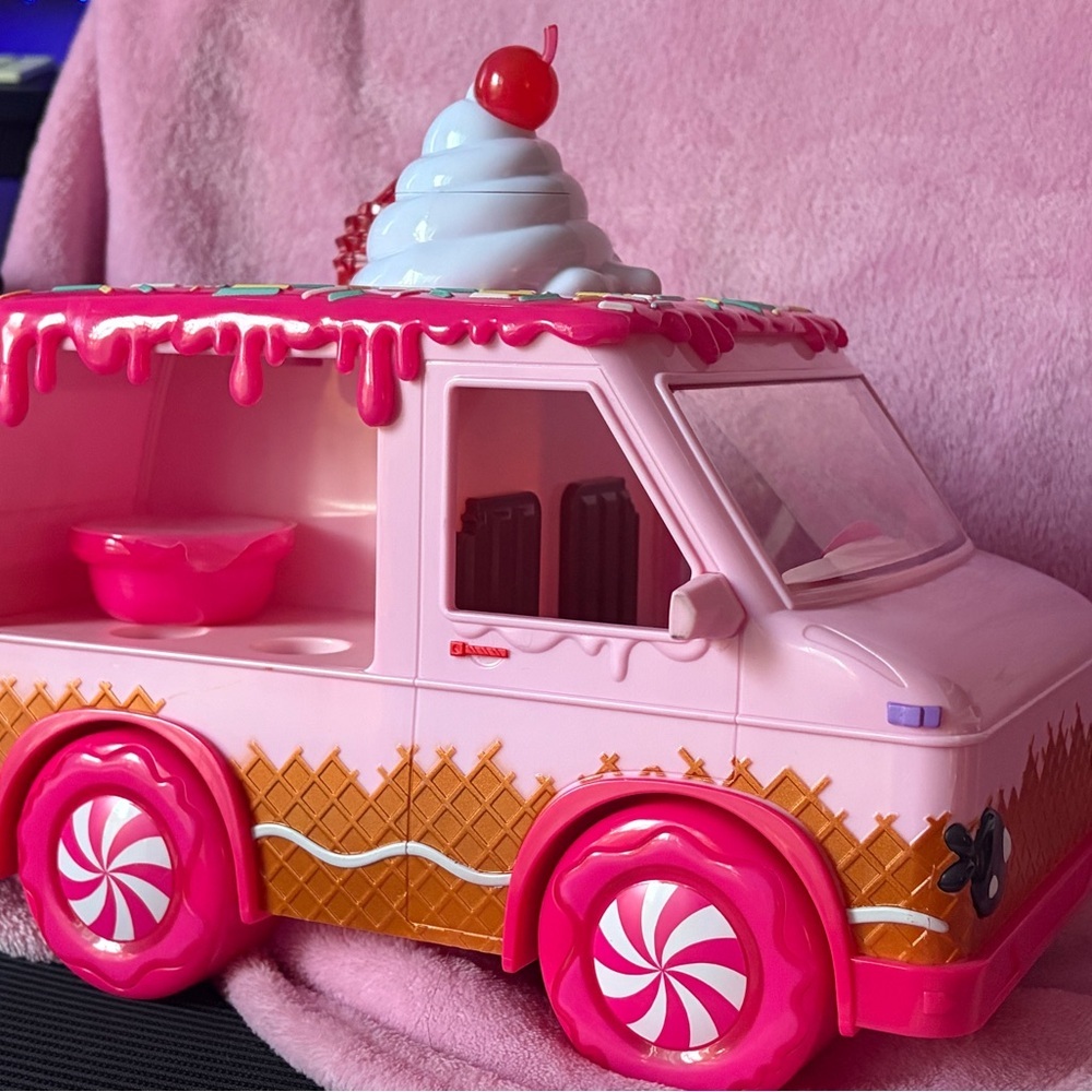 Yummiland doll ice cream truck